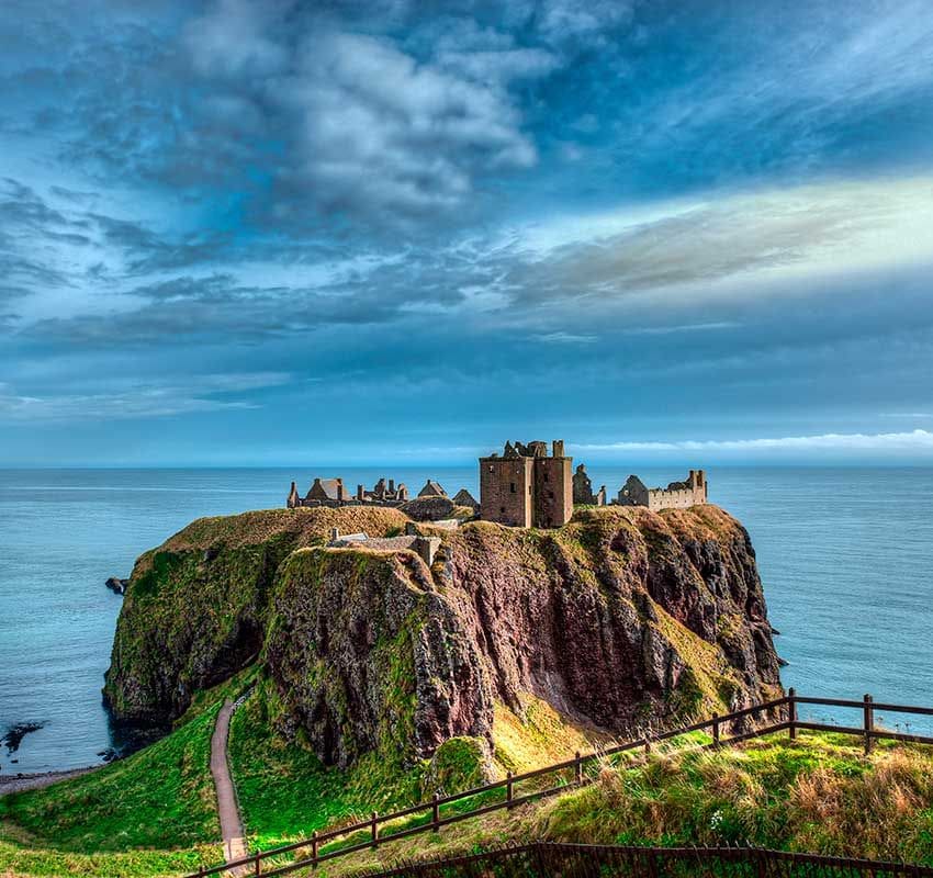 02dunnottar castleadobestock301811796