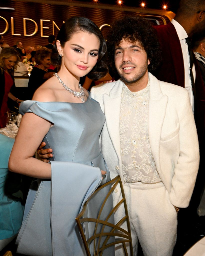 Selena Gomez y Benny Blanco en la 82a. entrega de los Golden Globes 