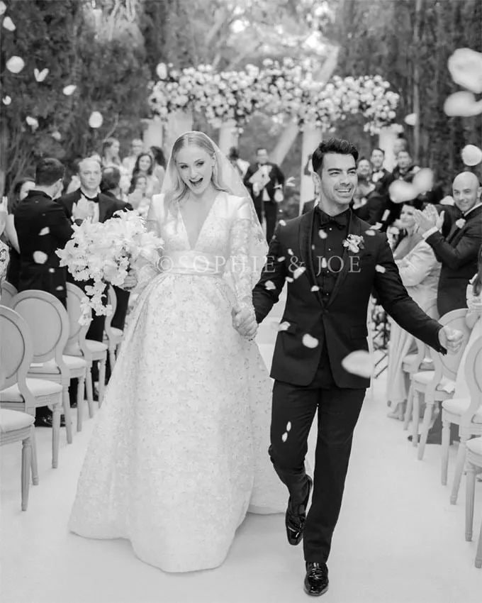 Joe Jonas y Sophie Turner se casaron en Las Vegas y lo celebraron también en Francia