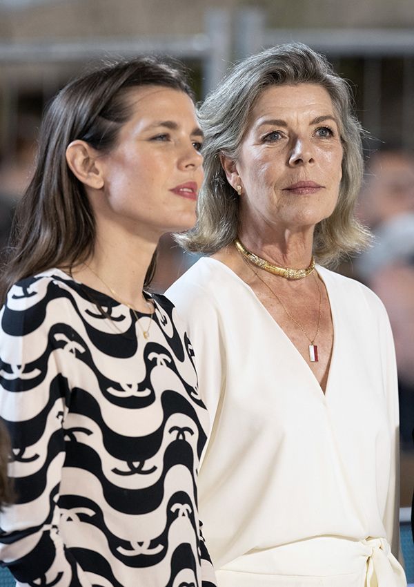 Carolina de Mónaco y Carlota Casiraghi con looks elegantes en Montecarñllo