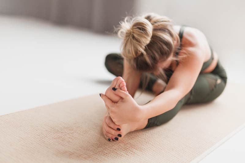 mujer yoga