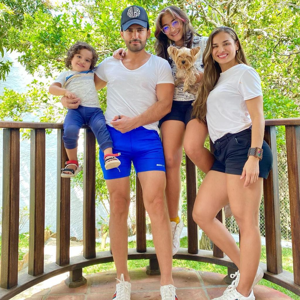 Fabián Ríos, Yuly Ferreira y su familia