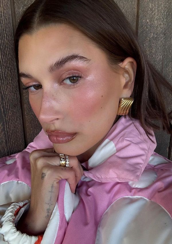 Hailey Bieber