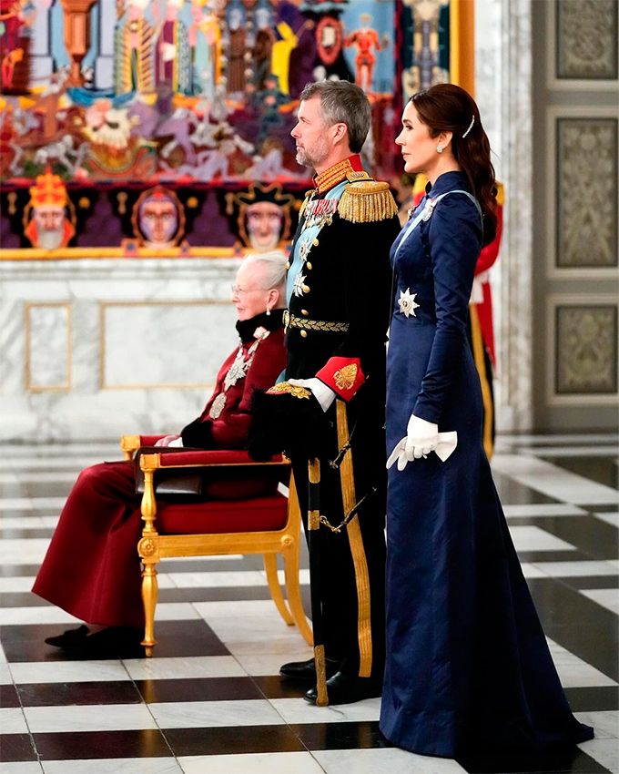 Mary y Federico de Dinamarca acompañan a la reina Margarita en las audiencias de año nuevo