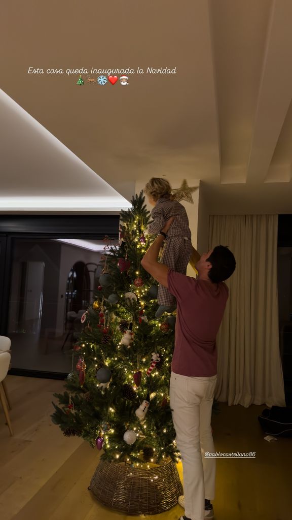 Maria Pombo y Pablo Castellano decoran su casa por Navidad