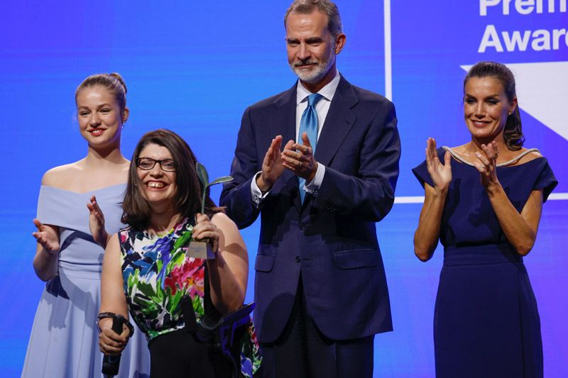 Claudia Tecglen con los Reyes y la princesa Leonor