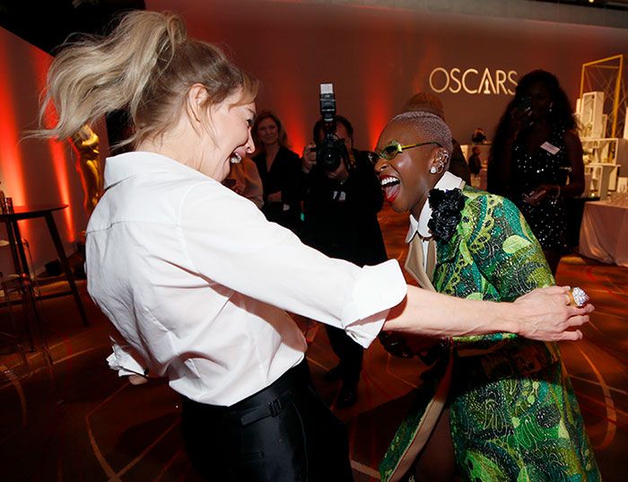 Cynthia Erivo y Renée Zellweger