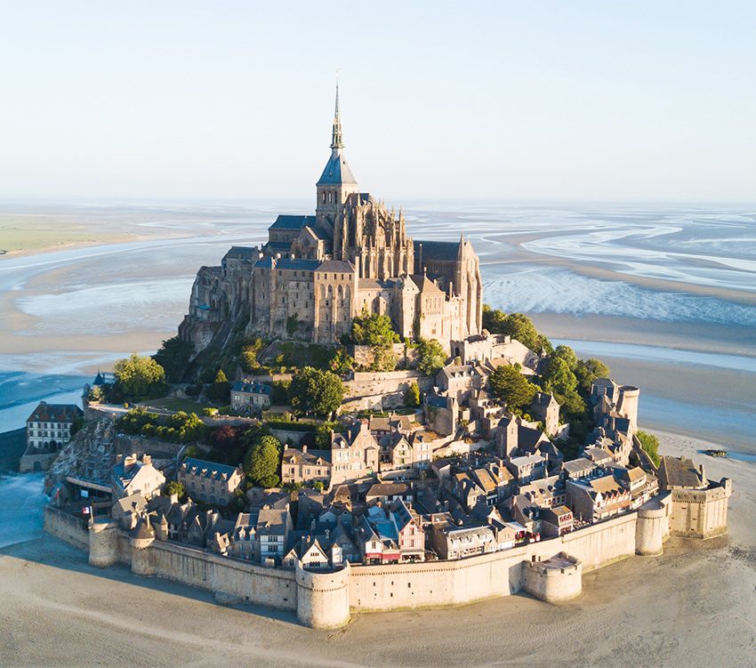 Monte Saint Michel con la marea baja