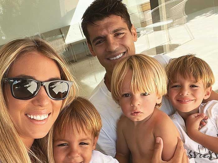 Alice Campello y Álvaro Morata con sus hijos