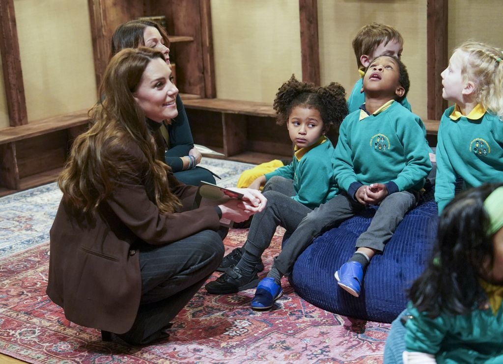 Kate Middleton  en una excursión con niños al el National Portrait Gallery