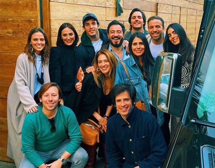 Tamara Falcó e Íñigo Onieva, con amigos