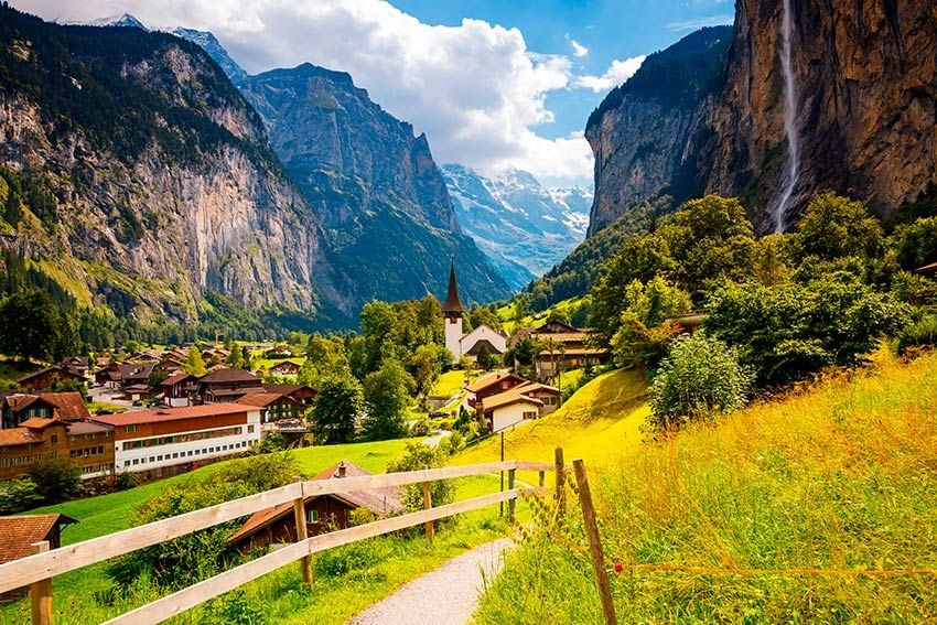 Pueblo suizo de Lauterbrunnen