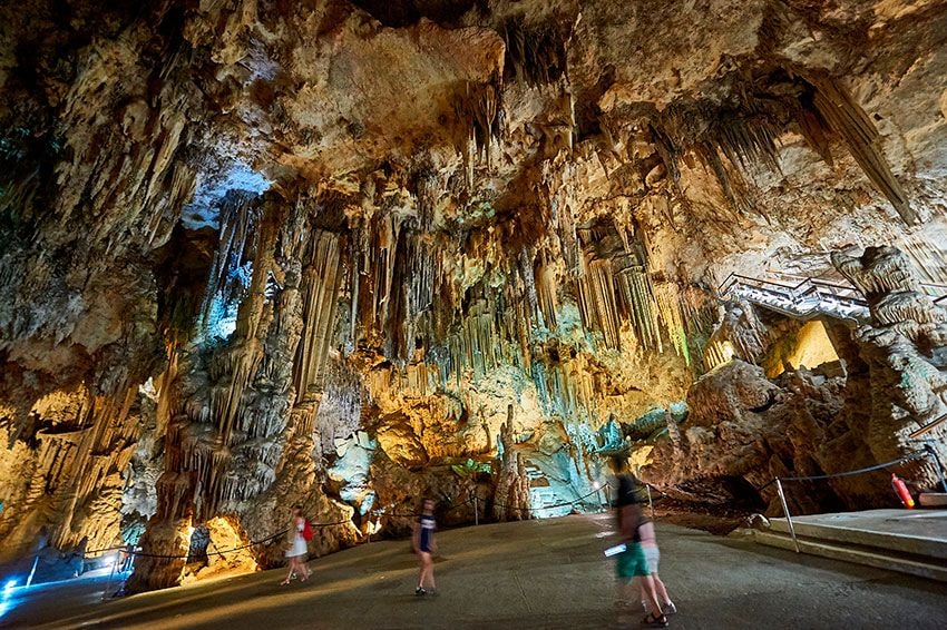 Interior de las cuevas de Nerja, Málaga