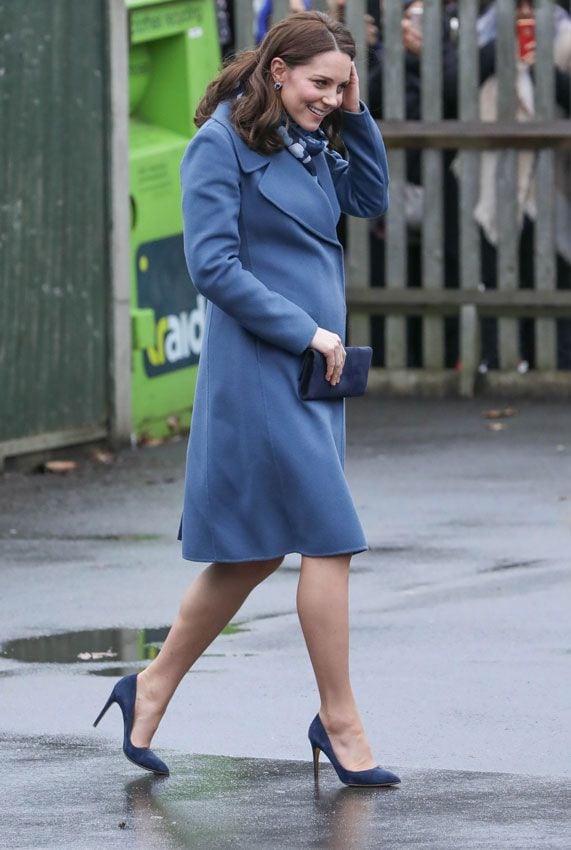 kate_middleton_abrigo_azul_g3_1a