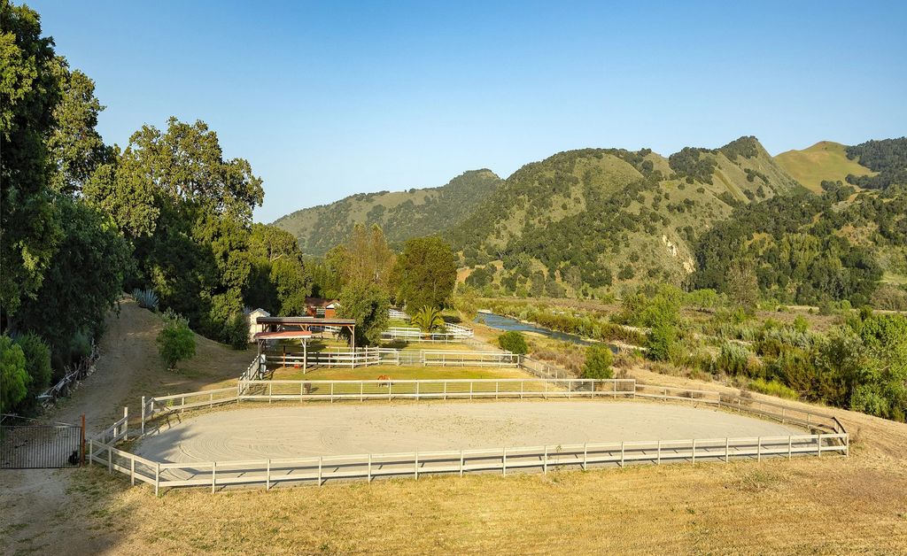 Zona para los caballos del rancho ‘Indian Way’ en Santa Ynez (California, Estados Unidos) 