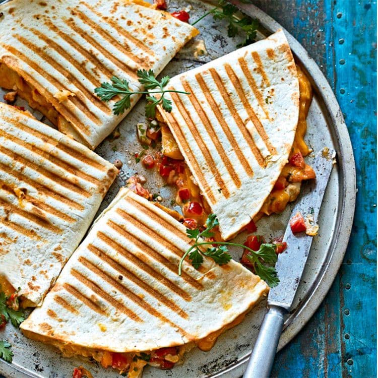 Tortillas mexicanas de pollo y pimientos