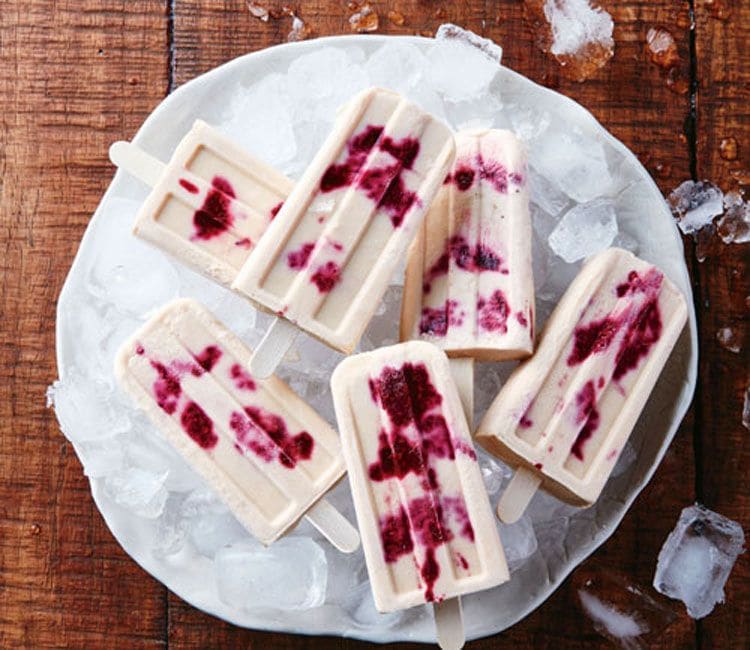 Polos de crema de cacahuete con mermelada de fresa