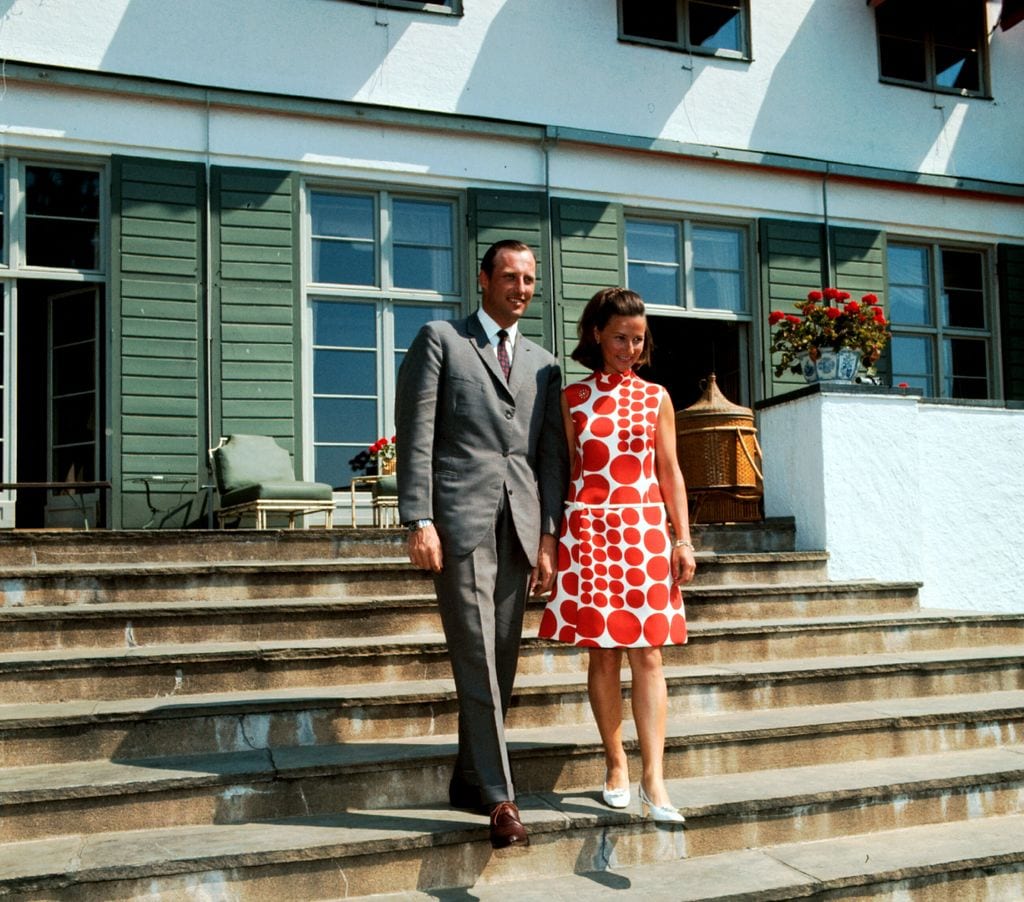 Harald y Sonia, cuando eran príncipes, en Skaugum en 1969