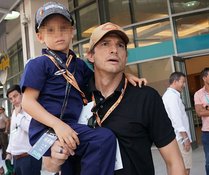 ashton kutcher y su hijo dimitri gran premio de miami