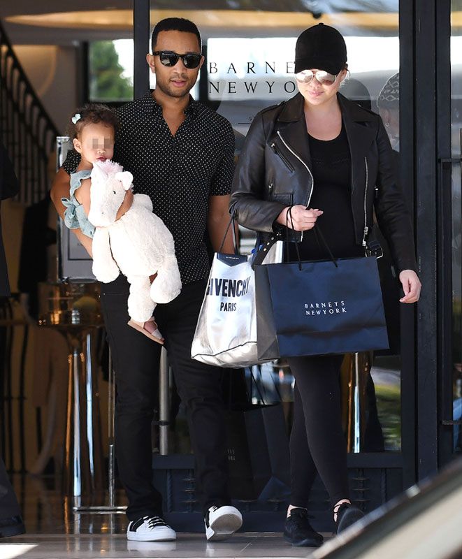 Chrissy Teigen, John Legend y Luna Simone