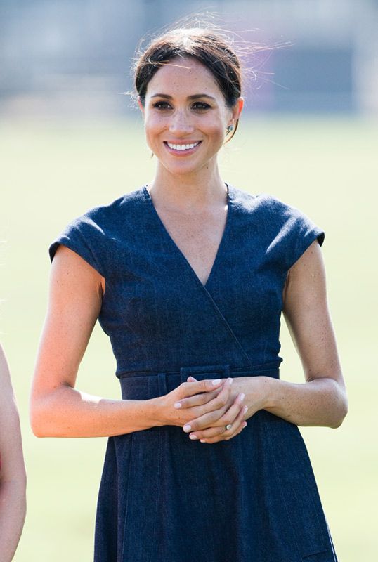 Salen a la luz las fotos de la primera boda de Meghan ¡y su vestido nupcial era como el de Kate Middleton!