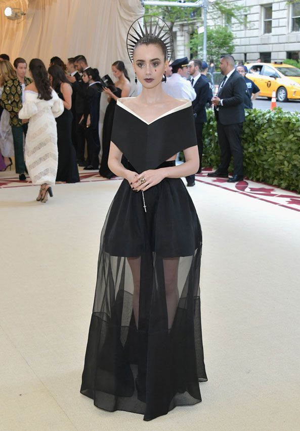 gala_met_lily_collins_1a