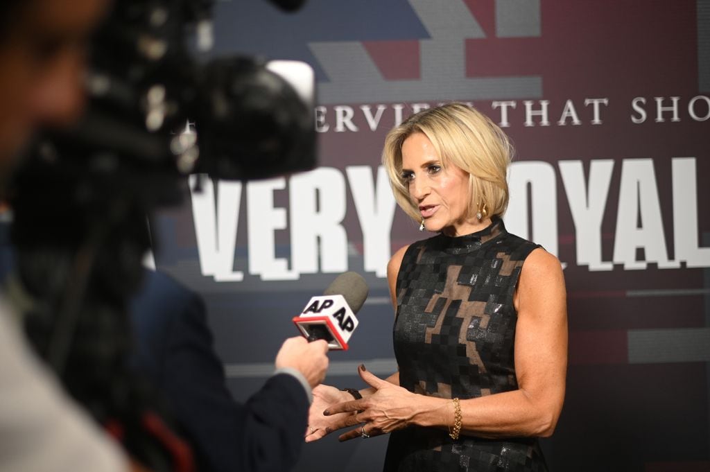 Emily Maitlis, la periodista que entrevistó al príncipe Andrés en el año 2019, una charla que precipitó su caída a cuenta del Caso Epstein, también produjo 'A Very Royal Scandal', una miniserie que recrea como se gestó y ejecutó la entrevista