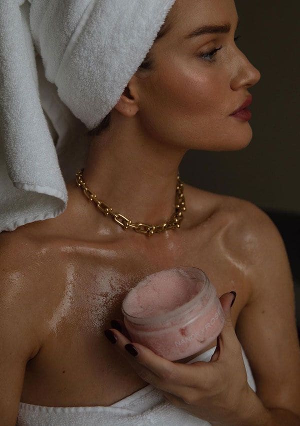 Rosie Huntington-Whiteley exfoliación