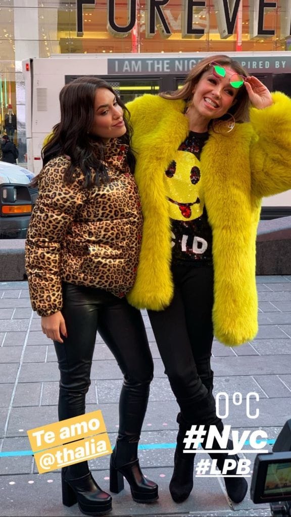 Thalía y Lali Espósito en Times Square