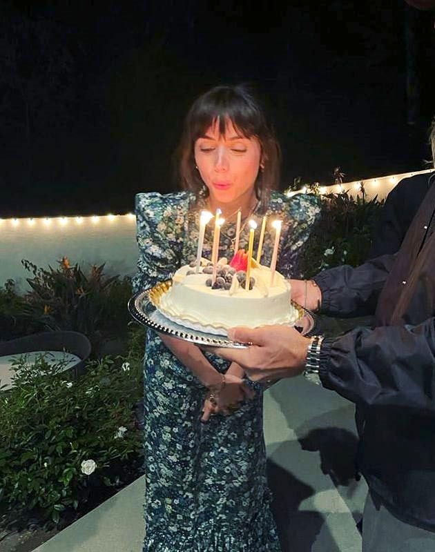 Ana de Armas con vestido de flores