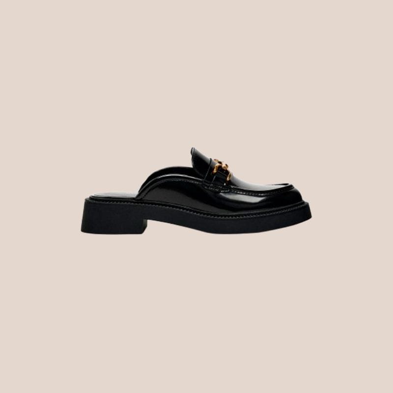 Mocasín negro destalonado de Zara