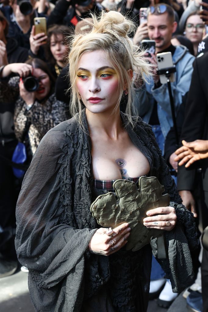 Paris Jackson en las afueras del desfile de Vivienne Westwood en París