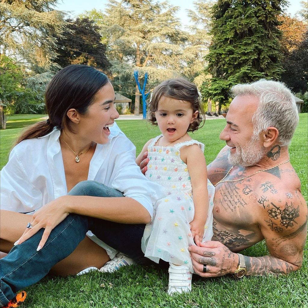 Gianluca Vacchi, Sharon Fonseca y su hija, Blu Jerusalema