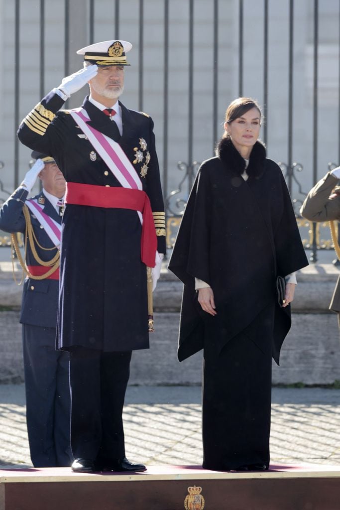 La reina Letizia y su primer look de 2024 con moda española en la Pascua Militar