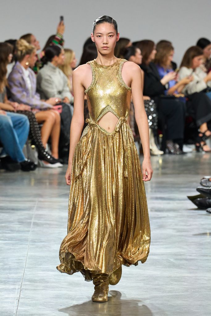 Paris Fashion Week: Rabanne Primavera/Verano 2025