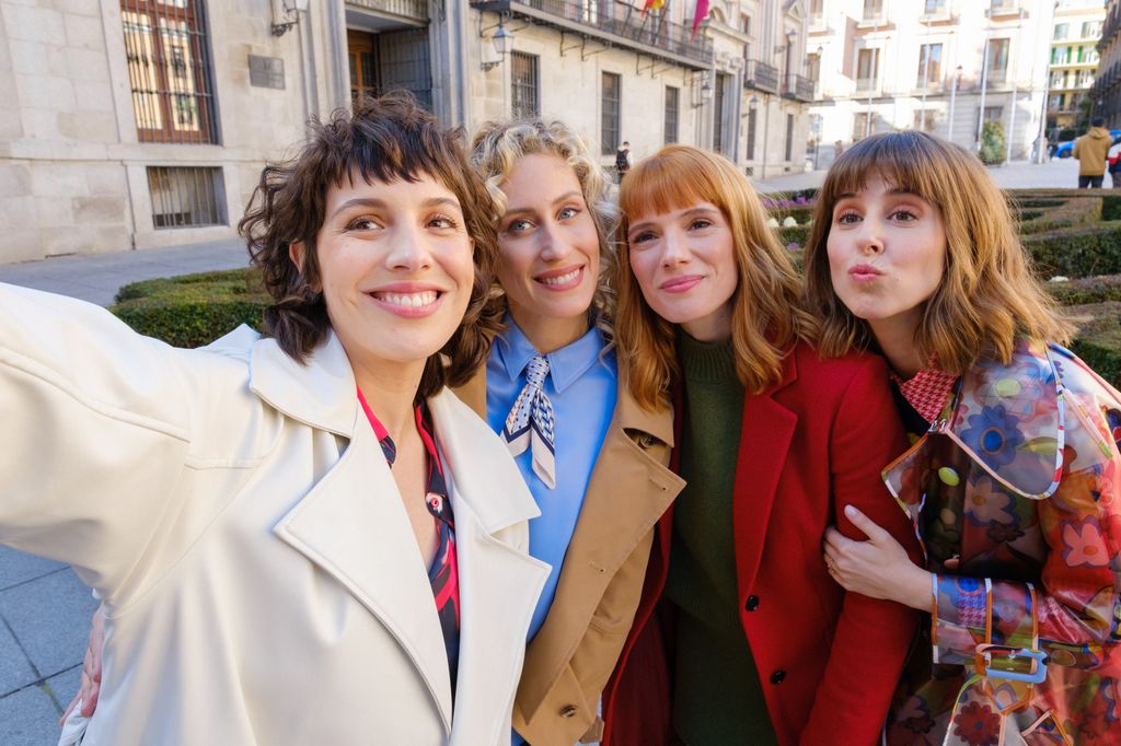 Silma López, Teresa Riott, Diana Gómez y Paula Malia en el episodio 3 de Valeria