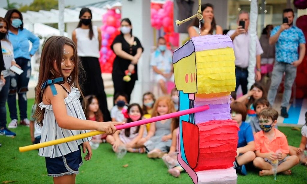 adamari l pez celebra la fiesta de cumplea os de su hija ala a