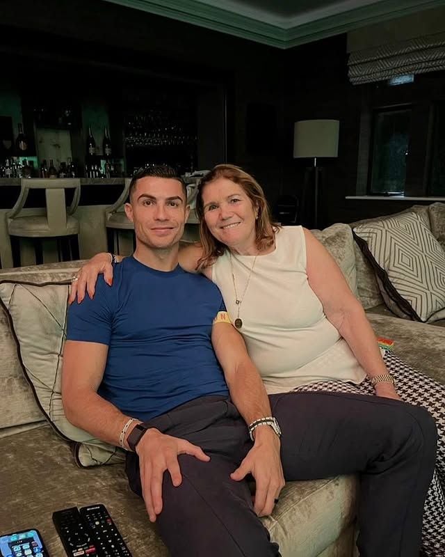 Cristiano Ronaldo y su mamá