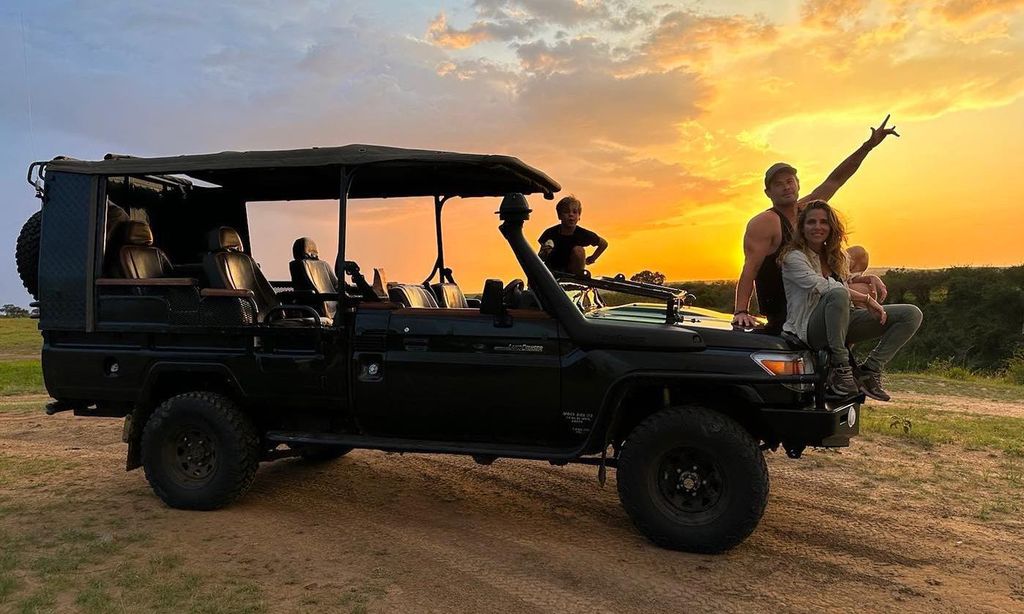 elsa pataky chris hemsworth y su familia de safari en kenia