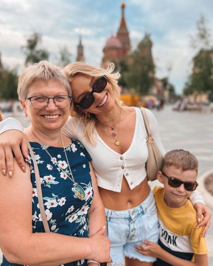Irina Baeva y su mamá