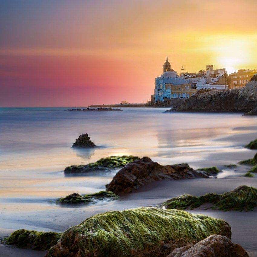 Atardecer en la costa de Sitges.