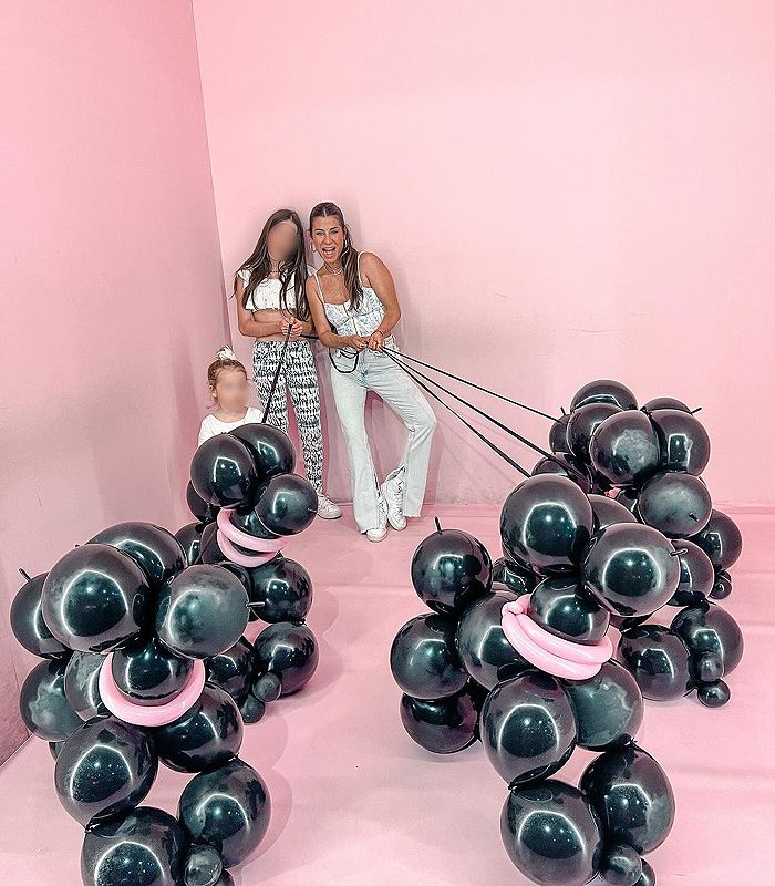 Elena Tablada con sus dos hijas 