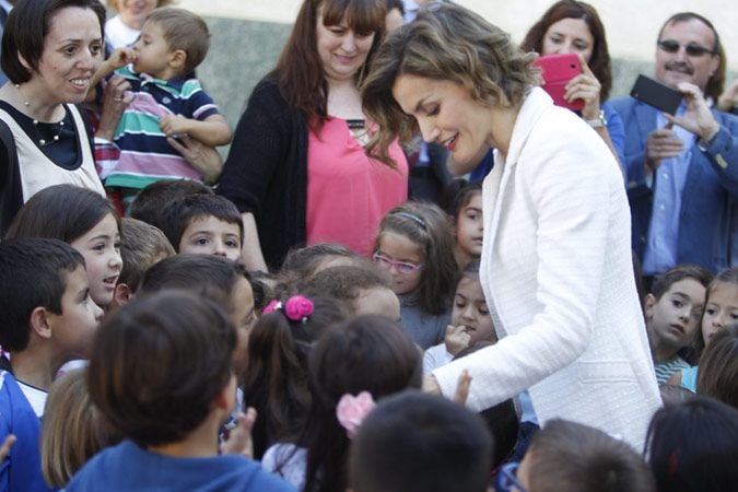 Doña Letizia ha mostrado su complicidad con los más pequeños
