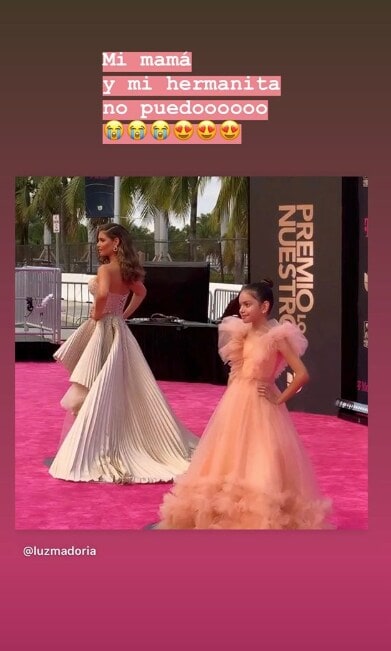 Chiqui Delgado y su hija Carlota en Premio Lo Nuestro 2020