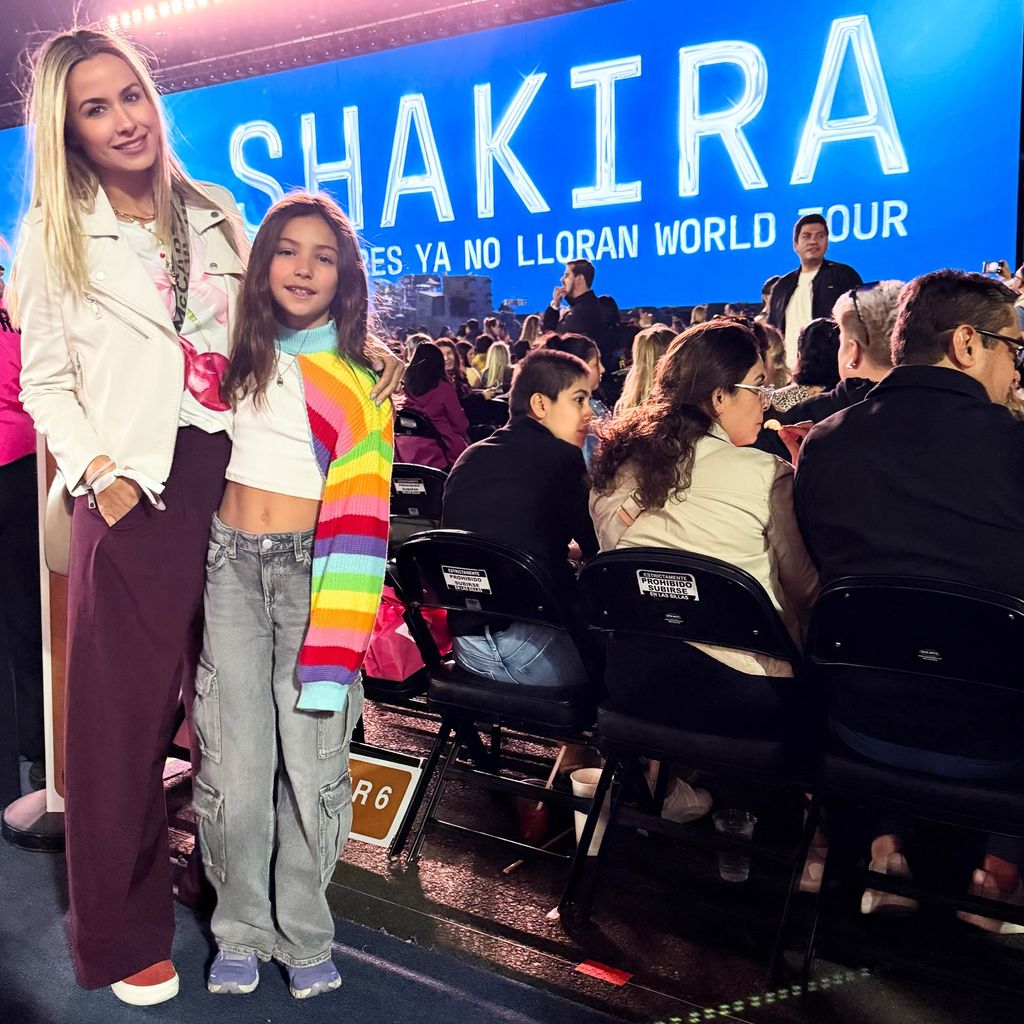 Odalys y Gia en el concierto de Shakira