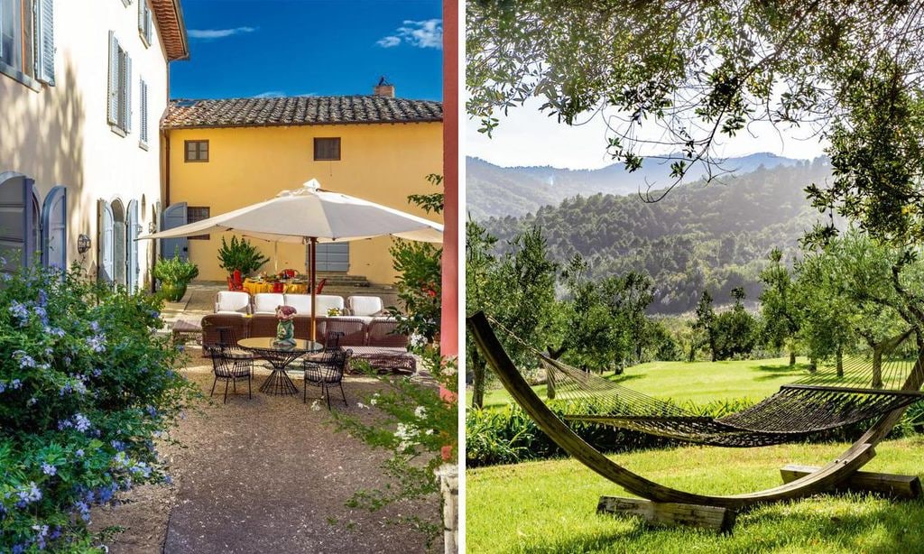 
A la izquierda, un típico patio toscano, con la mesa preparada al fondo para un almuerzo al aire libre. Al lado, bajo la sombra de un árbol centenario, una acogedora hamaca y las colinas de fondo.
