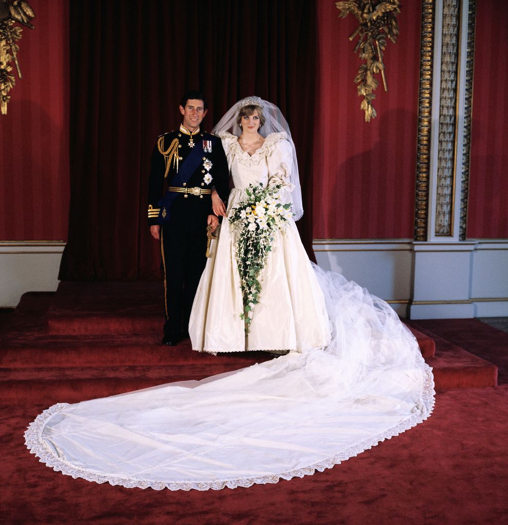 La princesa Diana y el rey Carlos III, el día de su boda. 