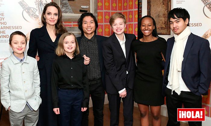 Angelina Jolie con sus seis hijos