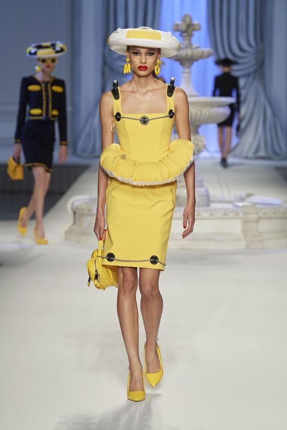 moschino021a