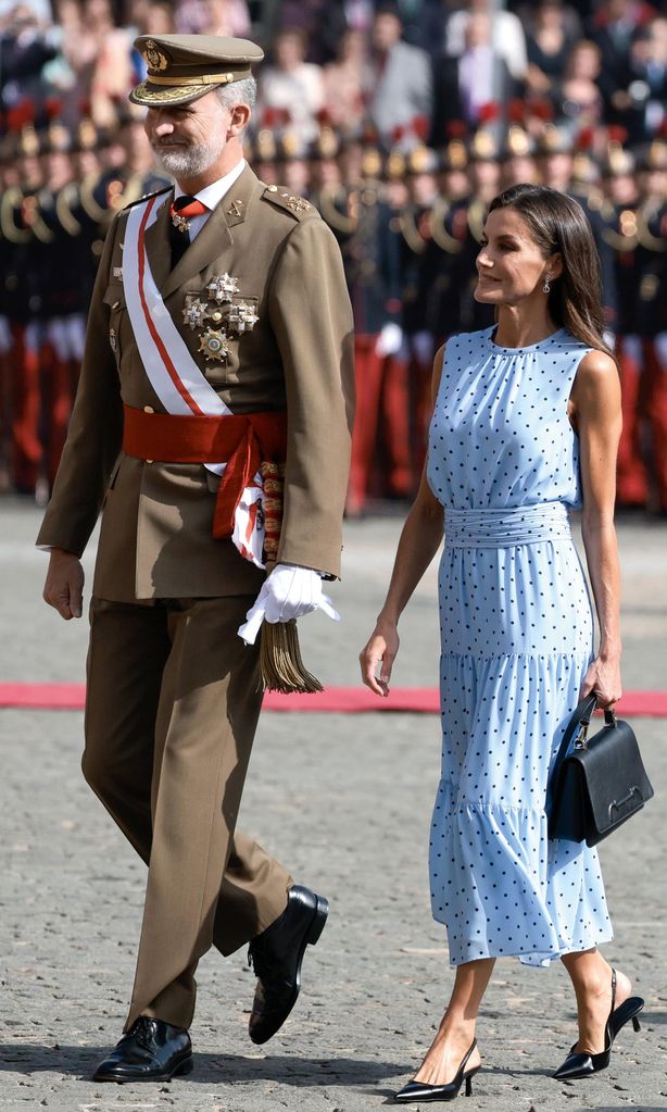 Princesa Leonor jura bandera HO4133